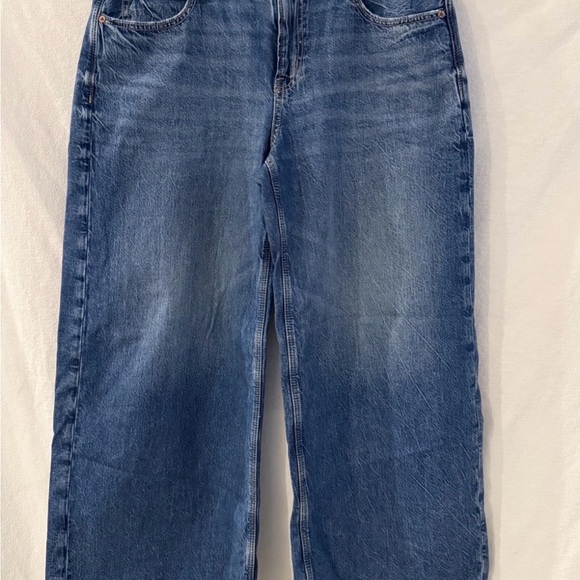 American Eagle Outfitters AE Ultra wide leg, low-rise Jeans 8 short - Picture 8 of 12
